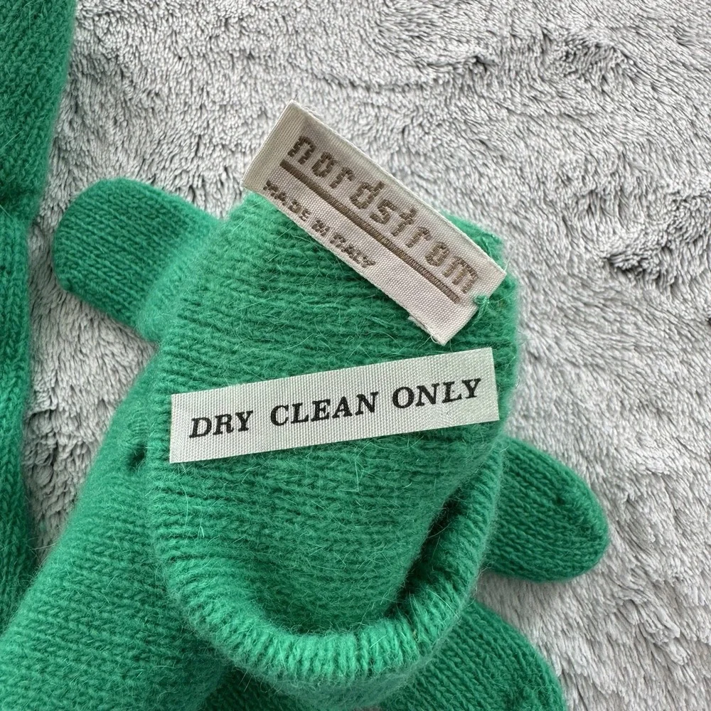 NORDSTROM Women's Pair Green‎ Bubble Yarn Gloves Made In Italy Winter Gloves EUC